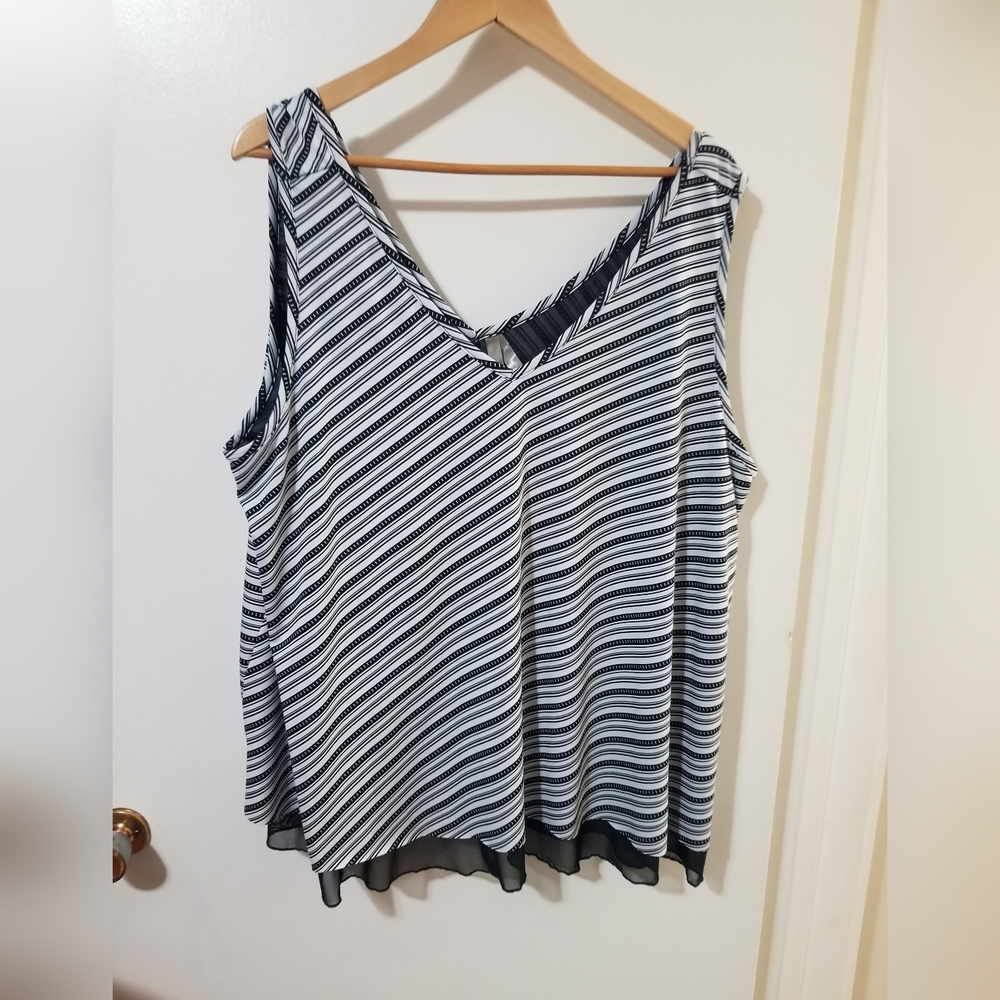 Penningtons Black and White Sleeveless Blouse 3X
